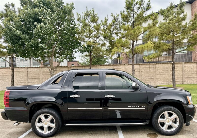 2012 CHEVROLET AVALANCHE LTZ