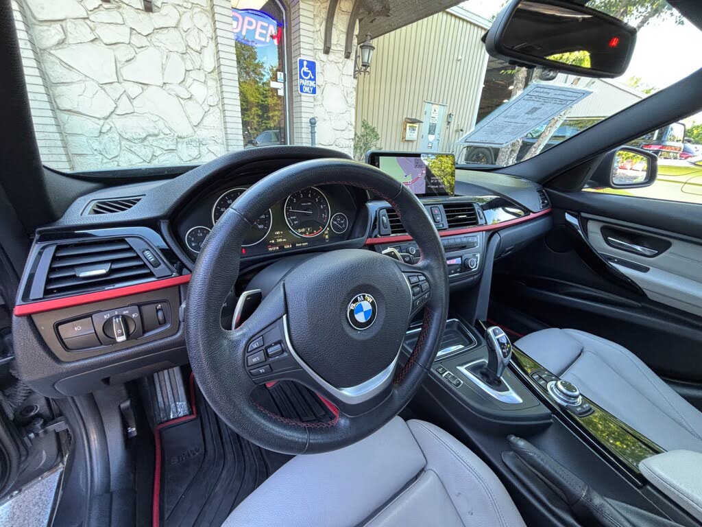 2013 BMW 3 Series 328i xDrive Classic Line Sedan AWD