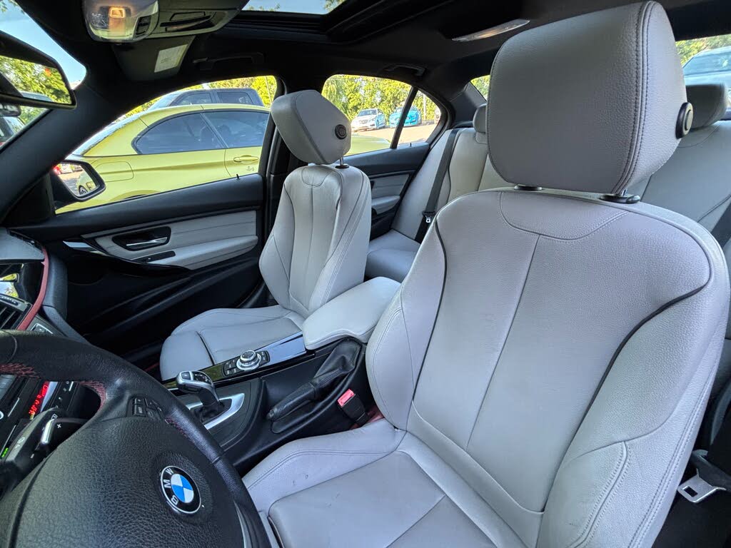 2013 BMW 3 Series 328i xDrive Classic Line Sedan AWD