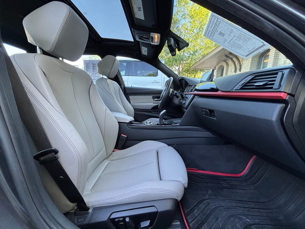 2013 BMW 3 Series 328i xDrive Classic Line Sedan AWD