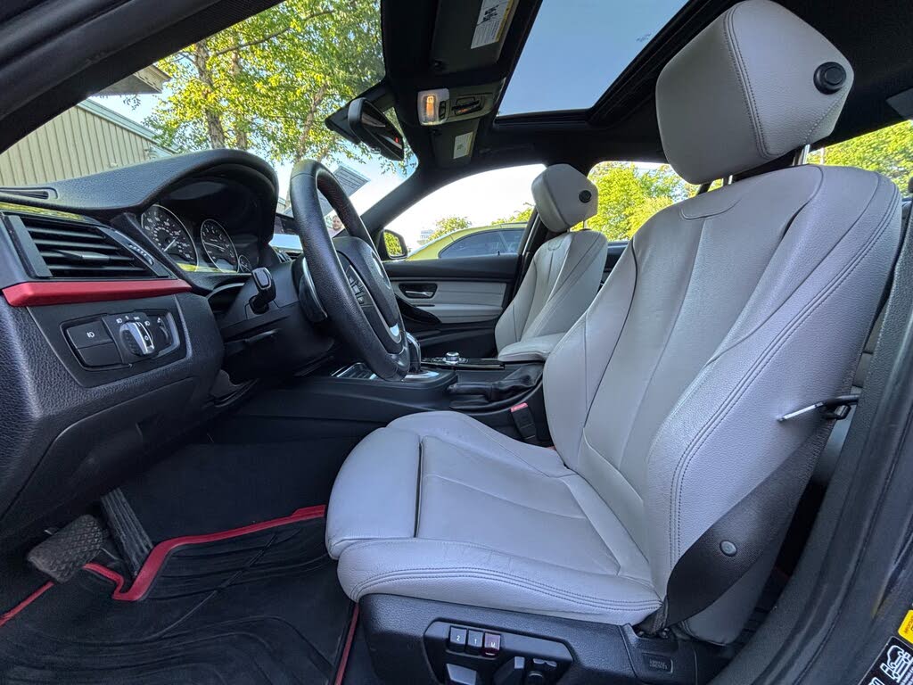 2013 BMW 3 Series 328i xDrive Classic Line Sedan AWD
