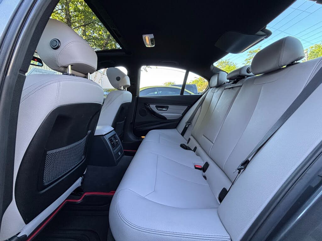 2013 BMW 3 Series 328i xDrive Classic Line Sedan AWD