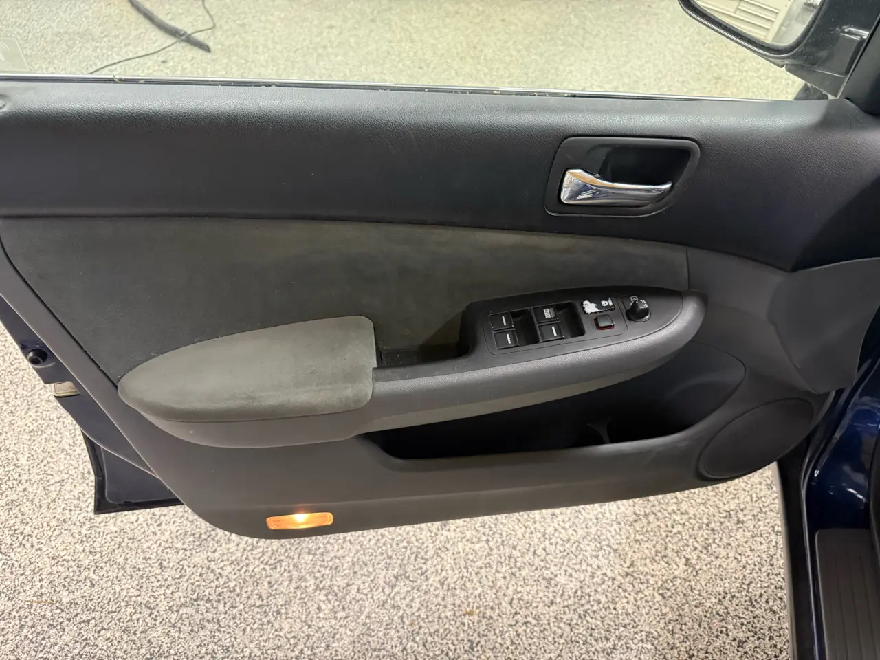 2004 Honda Accord Sdn LX Auto V6