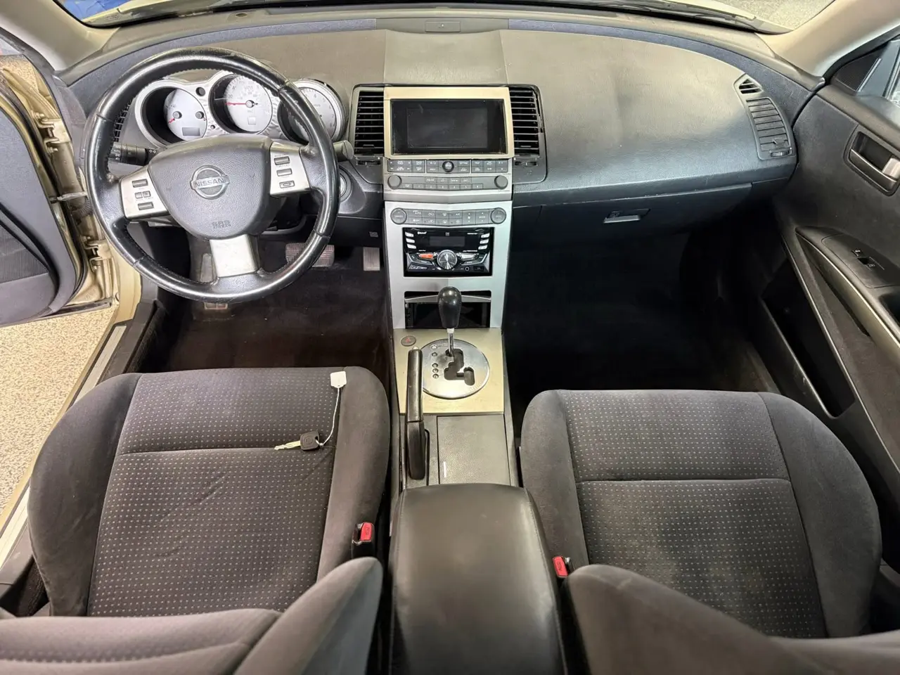 2004 Nissan Maxima 4dr Sdn SE Auto