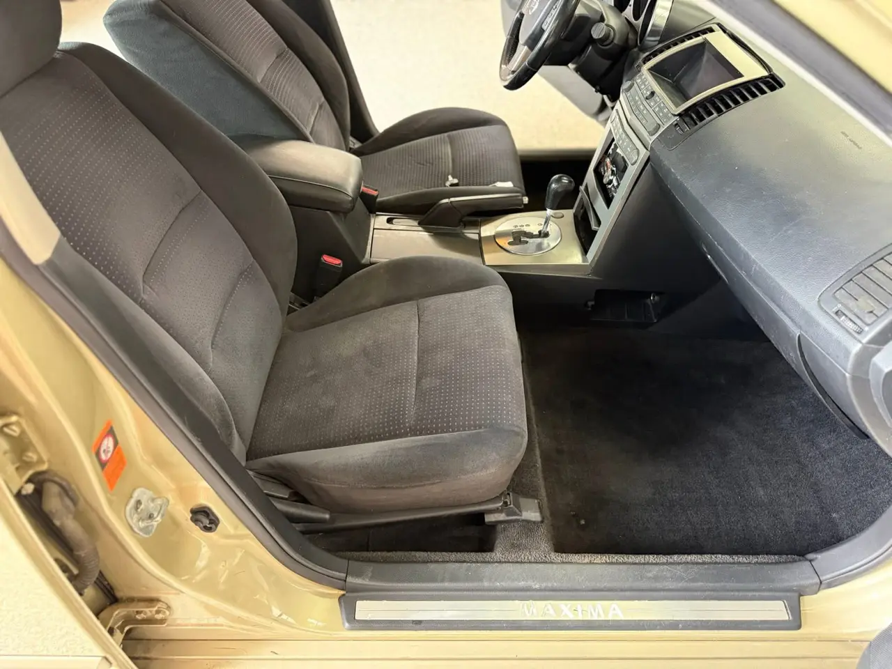 2004 Nissan Maxima 4dr Sdn SE Auto