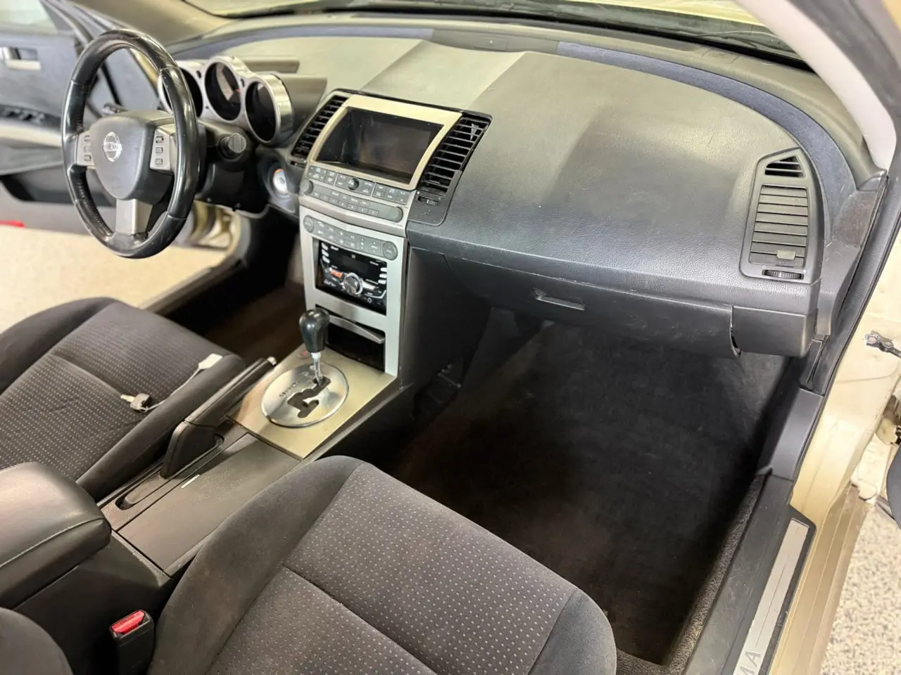 2004 Nissan Maxima 4dr Sdn SE Auto