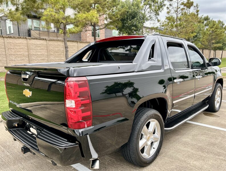 2012 CHEVROLET AVALANCHE LTZ
