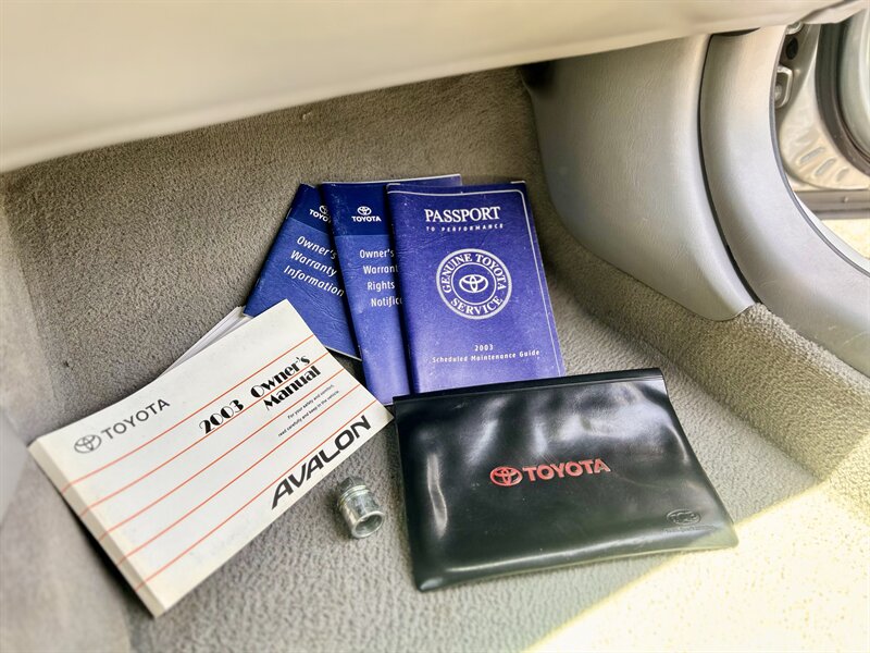 2003 TOYOTA AVALON XLS