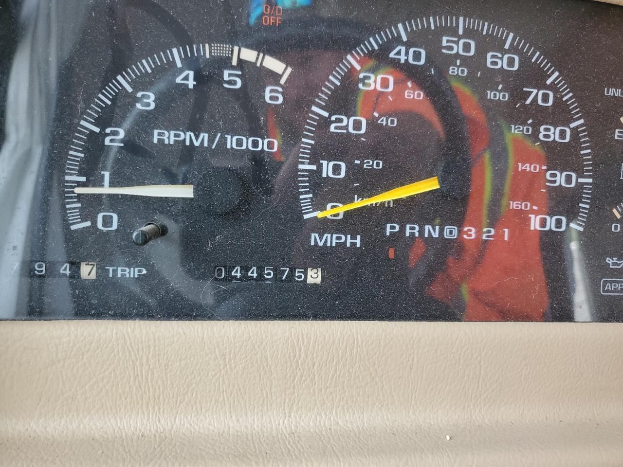 2002 Winnebago Adventurer, W22