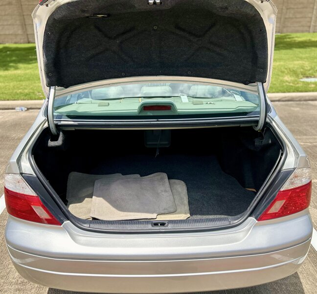 2003 TOYOTA AVALON XLS