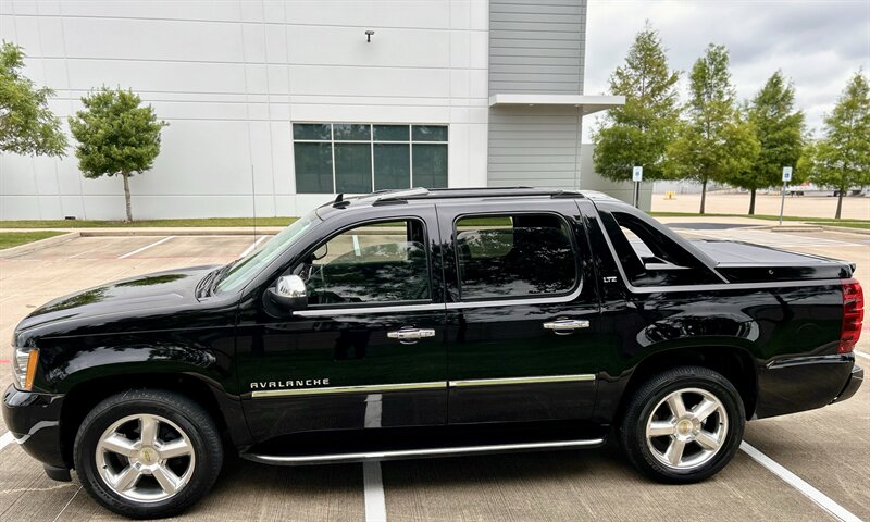 2012 CHEVROLET AVALANCHE LTZ